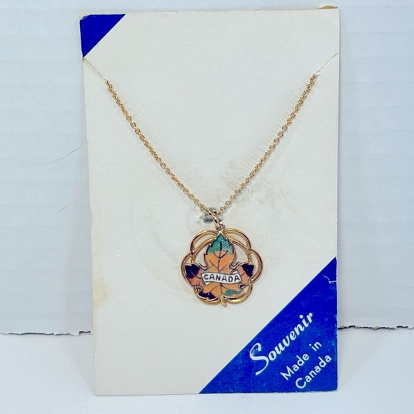 Vintage Canada Souvenir Maple Leaf Gold Tone Enamel Necklace - Picture 2 of 7
